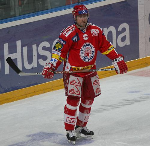 » další foto: Bednář puk do branky nakonec procedil » další foto: Bednář puk do branky nakonec procedil